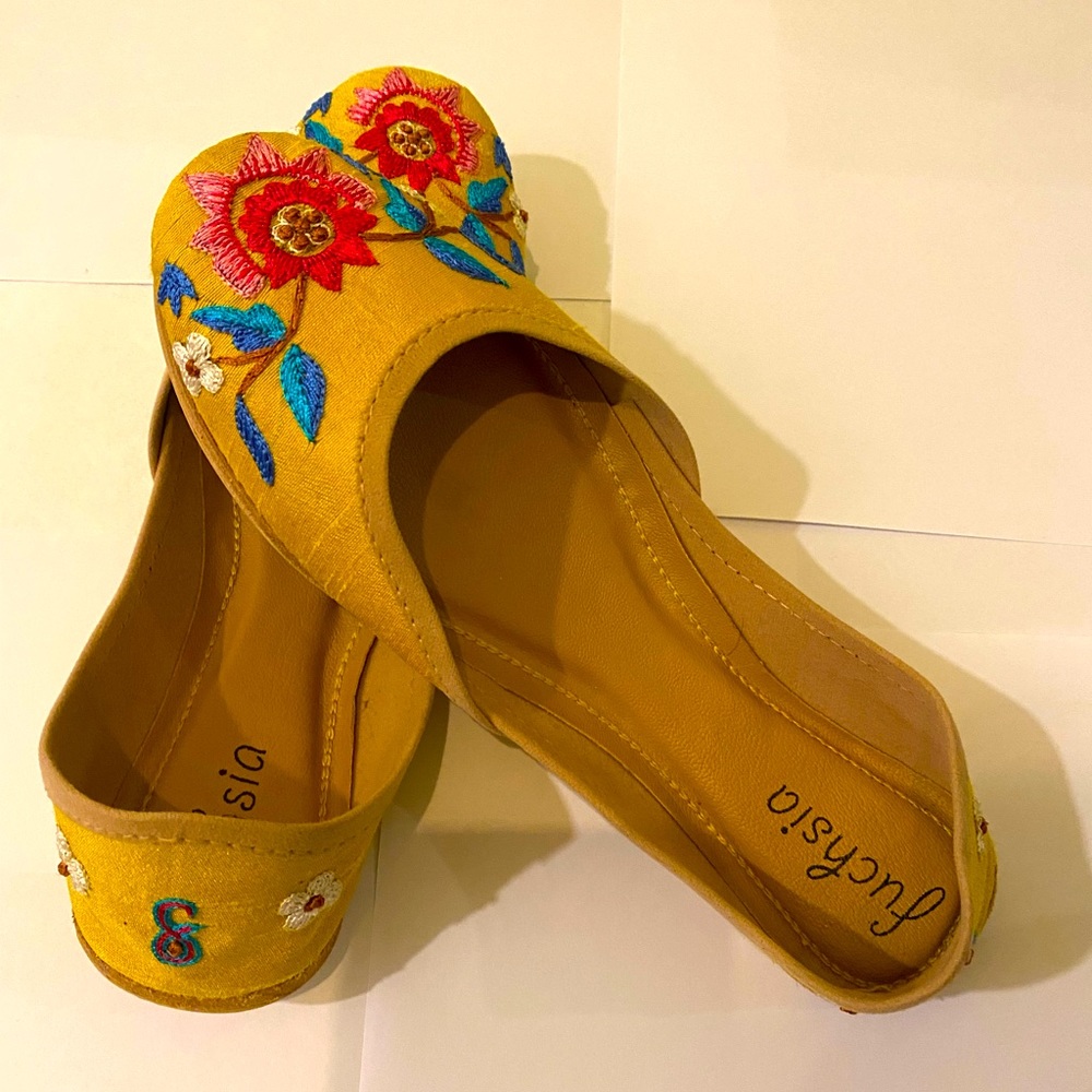 Fuchsia artisan flats. Never worn, no tag.